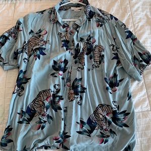 Hawaiian shirt tiger.